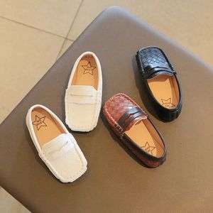 Zapatos de primavera y otoño para niños, zapatos para niños y niñas, mocasines transpirables de cuero PU para niños, zapatillas de deporte para niños, zapatos informales con guisantes