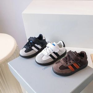 Spring herfst Kinderen Casual schoenen Fashion Boys Board Ademende kleine sport sneakers 240426
