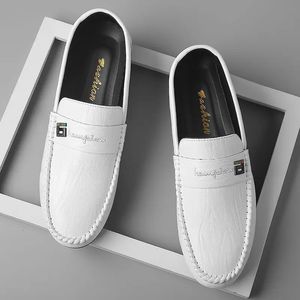 Spring Autumn Men Chaussures de robes Blancs Blancs Cuir Casual Slip on Moccasin Zapatos décontractés Designer 240410