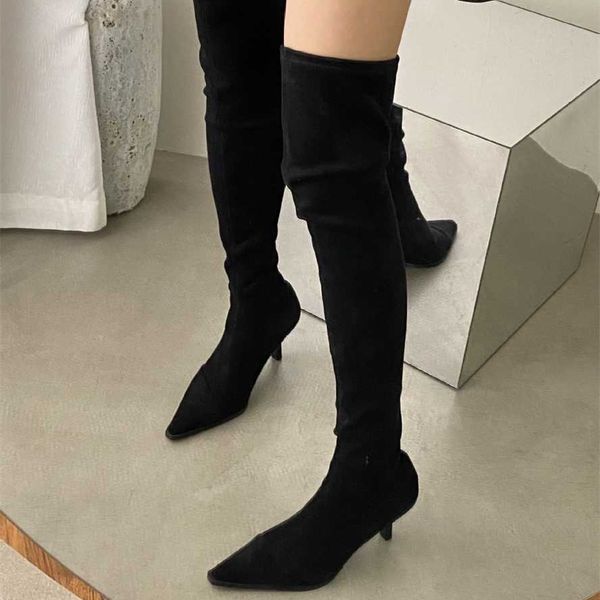 Primavera otoño botas de pierna delgada de tacón alto puntiagudo botas por encima de la rodilla de moda para mujeres con tacones gruesos de gamuza 231116