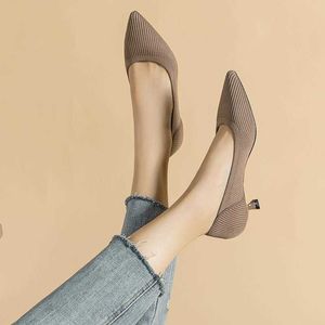 Primavera otoño mujer zapatos grandes 2023 tacones altos Color sólido tejido transpirable goma suela antideslizante plantilla de látex zapato de trabajo 230807