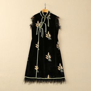 Leer Zwarte bloemen borduurwerk Velours jurk mouwloze standaard kraag panelen korte casual jurken S4J090104 plus maat xxl