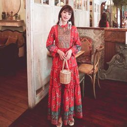 Spring Bohemian Floral Embroidery Beach Holiday Maxi Jurk V-hals Lange Mouw Boho Chic Big Swing Long 210531