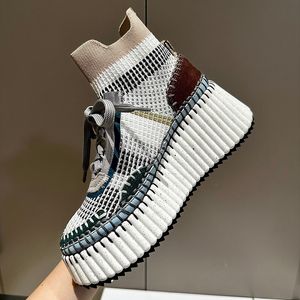 Spring Designer High Top Sneakers Vrouw vrijetijdsschoenen Gemengde kleuren Knitting Enkle Boots Outderse Party Zapatillas