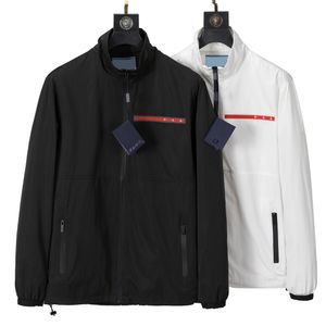 Chaqueta de diseñador de primavera para hombre Confort de gama alta Lujo con capucha Trench Triángulo logo Moda impermeable a prueba de viento para hombre