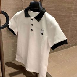 Diseñador de moda de primavera camiseta de camiseta para mujeres Letra gráfica bordado solapa de manga corta blusa de lujo delgada