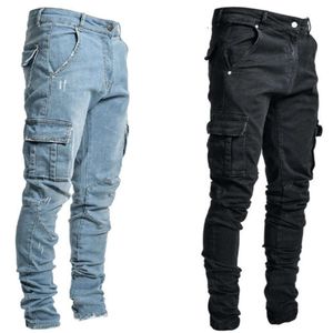 Lentefestival gaat niet dicht.Jeans zijn populair.Zijzakken, kleine voeten, nauwsluitende jeans voor heren