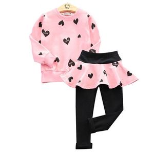 Pantalons de sweat-shirt des filles du printemps Love Cotton T-shirt à manches longues + jupe Leggings Suit 3-8 ans 220117