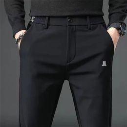 Pantalon de golf de haute qualité printemps pour hommes Fashion Fast Dry Elasticity Tennis Golf porter un pantalon pour hommes pantalons de travail décontracté 240412