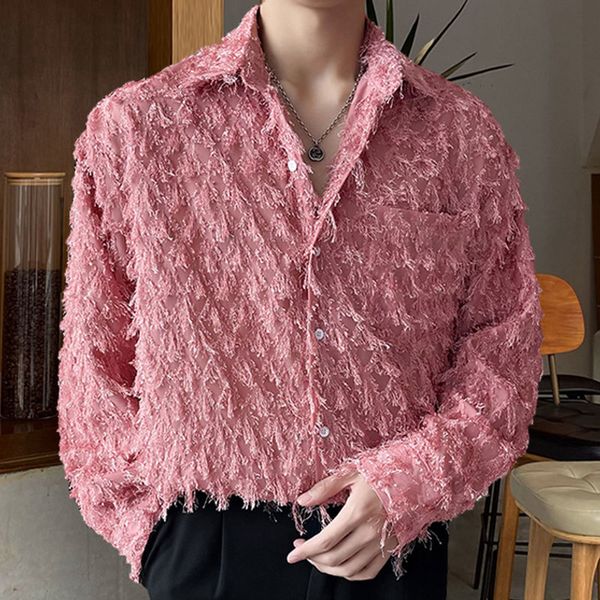 Spring coréen Vintage en dentelle de robe-chemise de scène Vêtements hommes Voir à travers des chemises à manches longues décontractées décontractées mâles