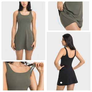Spring Lili-750 et Summer Sports Sports Outdoor Yoga Wear avec poitrine High Elastic Comfort Fake Two Anti-Slip Tennis Jirt Femmes