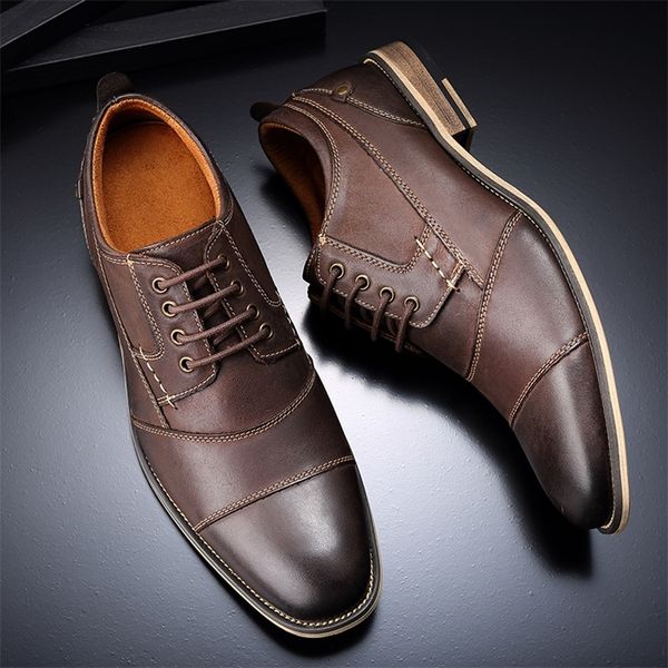 Zapatos de vestir de negocios para hombres de primavera Cuero genuino Inglaterra Moda Casual Oxfords Zapatos Clásico Tres colores Tamaño 7.5-13 220727