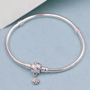 Spring Moments Serpent Chaîne Bracelet avec Daisy Fleur Fermoir Bracelets Authentique 925 Sterling Bracelet Convient Pandora Style Bijoux Charms Perles DIY 598776C01