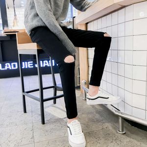 Lente nieuwe zwarte jeans knie plat gat broek heren trendy Koreaanse fit bedelaar voeten broek