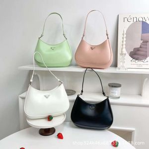 Printemps nouveau sac sous les bras de couleur unie de haute qualité, simple et capable, sac à main, sac de grande capacité pour les femmes 2024 78% de réduction sur les ventes en gros en magasin