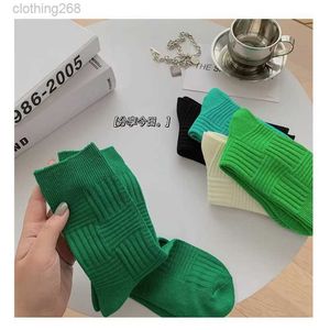 Spring New Korean Ins Line Design Couleur Couleur Mid Tube BV BV Coton Green Mesh Red Fashion Chaussettes
