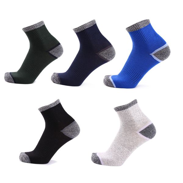 Printemps nouveaux hommes chaussettes sports de plein air coton hommes chaussettes fabricants de basket-ball en gros chaussettes d'extérieur