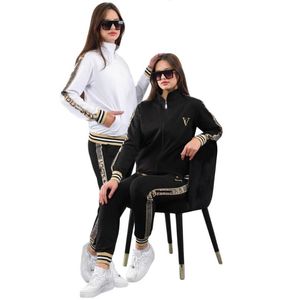 Printemps NOUVEAU Survêtements pour femmes Marque de luxe Costume de sport décontracté Ensemble 2 pièces Survêtements de créateur J2944