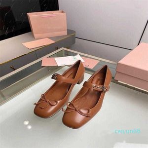 Zapatos individuales de primavera, sandalias de diseño de lujo a la moda de piel de oveja importadas para mujer, talla 35-39