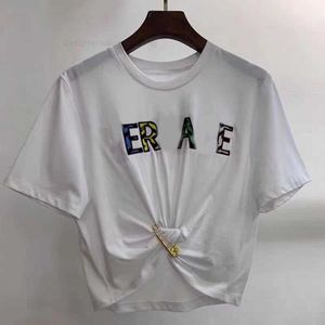 Primavera verano 2024 Nuevo pasador de metal de graffiti estampado camiseta corta Camiseta blanca