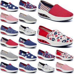 Printemps été frontière Tourisme de plein air Printemps en plein air Chaussures pour femmes Étudiant GAI Chaussures en toile Chaussures en tissu Chaussures paresseuses Minimaliste polyvalent Shake Shoes 36-40 90 tendances