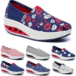 Printemps été frontière Tourisme de plein air Printemps en plein air Chaussures pour femmes Étudiant GAI Toile Chaussures Tissu Chaussures Paresseux Minimaliste polyvalent Shake Chaussures 36-40 106