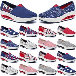 Printemps été frontière Tourisme de plein air Printemps en plein air Chaussures pour femmes Étudiant GAI Chaussures en toile Chaussures en tissu Chaussures paresseuses Minimaliste polyvalent Shake Shoes 36-40 78 tendances