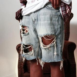 Spring Summer Fashion Denim Shorts Men Vintage Hollow Out Ripped Design Straight Jean Breft Pant pour hommes Streetwear Trend 240412