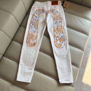 Spring / Summer Fushen Jeans Brand de mode pour hommes personnalisé Big M Impression brodée coréen décontractée en vrac pantalon de jambe 655715