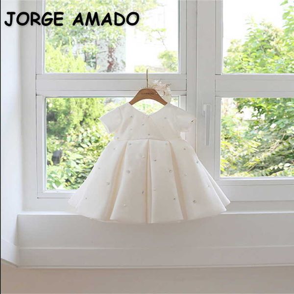 Spring Summer Girls White Party Robe Bow strass à manches courtes Piano Show Flower Girl Robes pour mariages E1005 210610