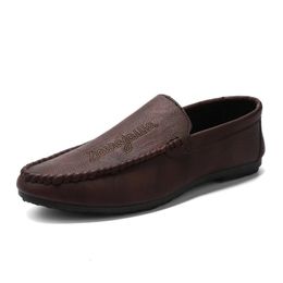 Lente zomer heren loafers comfortabele platte casual schoenen mannen ademende mocassins slipon zacht leer rijden 240410