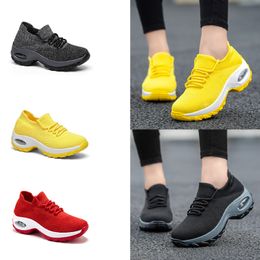 Printemps été nouvelles chaussures pour femmes surdimensionnées nouvelles chaussures de sport femmes volantes tissées GAI chaussettes chaussures à bascule chaussures décontractées 35-41 220