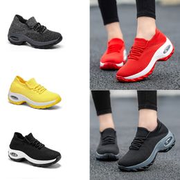 Printemps été nouvelles chaussures pour femmes surdimensionnées nouvelles chaussures de sport femmes volantes tissées GAI chaussettes chaussures à bascule chaussures décontractées 35-41 210