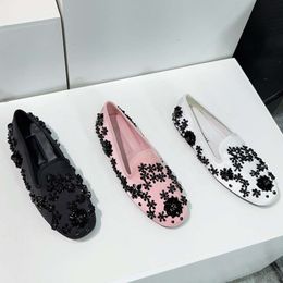 Muisseaux de perles de fleurs brodées de la piste brodées, élégants et polyvalents, chaussures décontractées à fond plat pour femmes