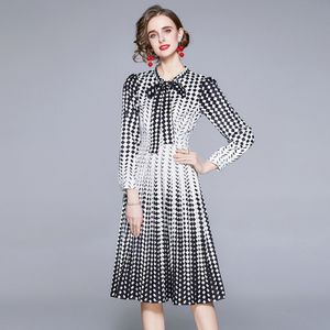 Lente Zomer Runway Witte Zwarte Plaid Print Midi Jurk Dames Lange Mouw Vintage Elegante Partij Geplooide Jurk Vestidos 210514