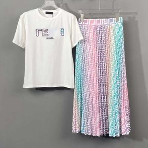 Conjunto de falda de primavera y verano para mujer, camiseta con letras a la moda, faldas, traje avanzado de dos piezas con estampado de letras dobles