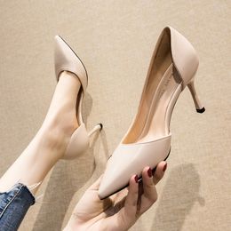Lente vrouwen schoenen sexy uitgesneden dunne hoge hakken 7cm puntige teen zachte PU lederen massief slip op pumps kantoor carrière schoenen 210520