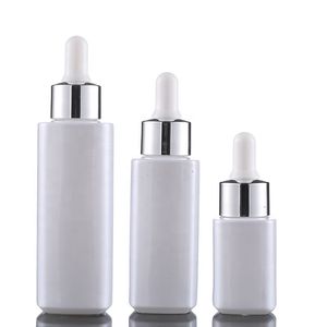 Vierkant 15 ml 30 ml 50 ml etherische olie witte porselein fles zilver cap glas druppelaar container voor cosmetica make-up