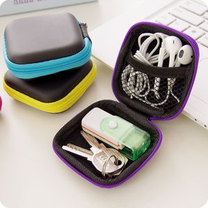 Vierkante hoofdtelefoon Opbergdozen Oortelefoon Kabel Oordopjes Opslag Hard Case Draagtas SD Card Hold Box 7.5 * 7.5 * 2.8cm