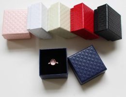 Vierkante sieraden doos kettingen oorbellen armbanden organizer dozen gift verpakking verlovingsring display zwart wit rood 5 * 5 * 3cm GB913