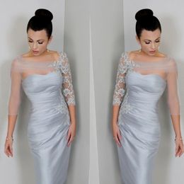 Col carré mère de la robe de mariée Satin Applique élégant 3/4 manches longues grande taille robe formelle robe de mariée vêtements de mère