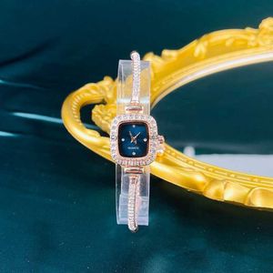 Square Niche Quartz Watch eenvoudige en luxueuze high-end verstelbare sieraden Buckle Bracelet Dames
