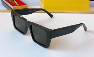 Lunettes de soleil carrées noir/gris foncé verres Designer lunettes femmes Gafas de Sol Protection UV lunettes avec boîte