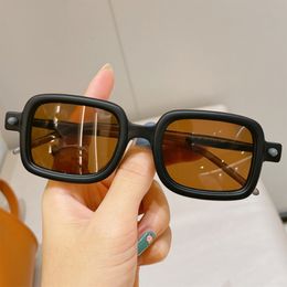 Lunettes de soleil carrées pour hommes lunettes de soleil de luxe femmes Punk mode lunettes rétro Sonnenbrille livraison directe Vasos Decorativos Lentes