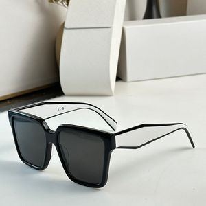 Gafas de sol cuadradas con el logotipo de P home Montura rectangular negra y bordes gruesos Material de acetato UV400 Lentes gris pizarra Código de producto SPR24Z Con caja original