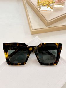 Lunettes de soleil rétro à imprimé léopard, tendance carrée, CL40130, pour photographie de rue européenne, lunettes de soleil préférées, lunettes celies
