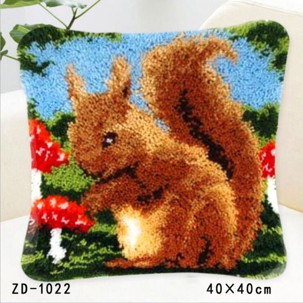 Motifs d'écureuil housse de coussin jeter taie d'oreiller animaux Style bricolage inachevé à la main canapé chaise voiture décoration tapis broderie