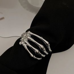 SRCOI Punk exagerado Color plata esqueleto mano brazalete gótico nervioso hueso mano garra brazalete pulsera brazo anillo 240228