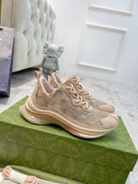 SS24 Femme de run de run cristal sneaker snell daddy chaussures les plus populaires de chaussures décontractées baskets de création couleur chaussures décontractées taille 35-40
