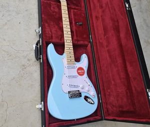 Guitare ST corps solide couleur bleu ciel touche érable guitare de haute qualité livraison gratuite guitare électrique